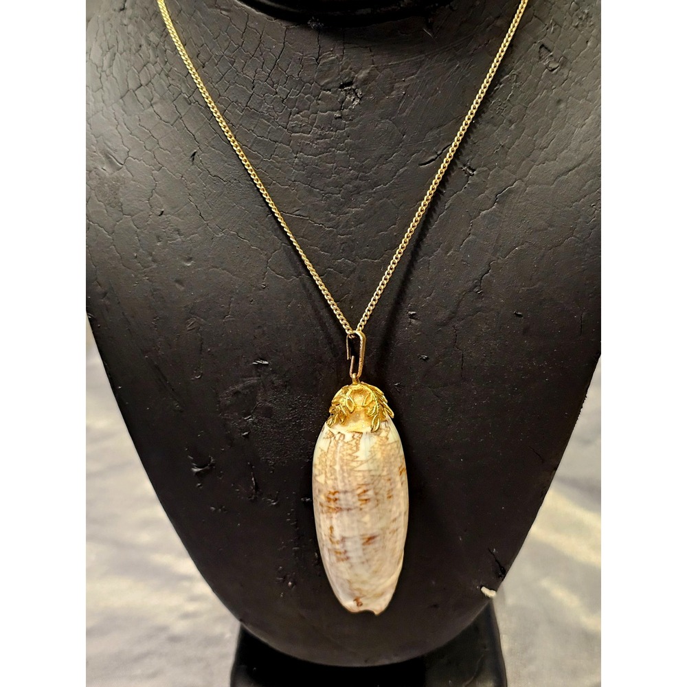 Natural Seashell Pendant Necklace Gold Tone Chain Coastal Boho Beach